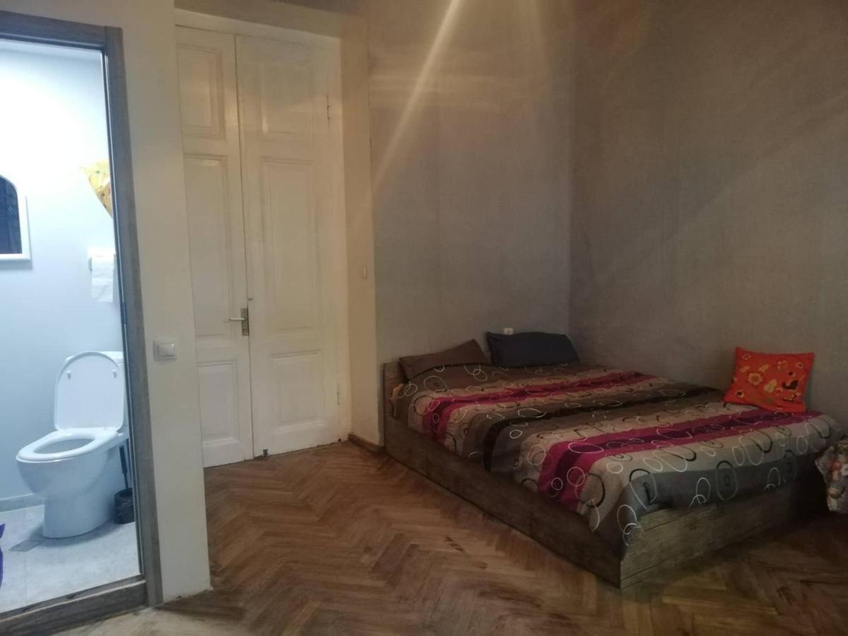 Eka'S Apartment On Marjanishvili تبليسي المظهر الخارجي الصورة
