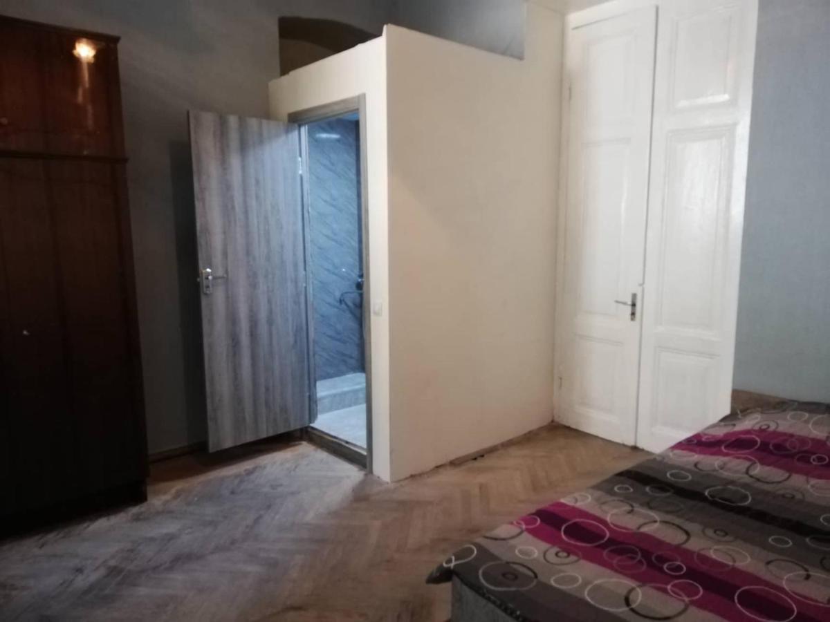 Eka'S Apartment On Marjanishvili تبليسي المظهر الخارجي الصورة